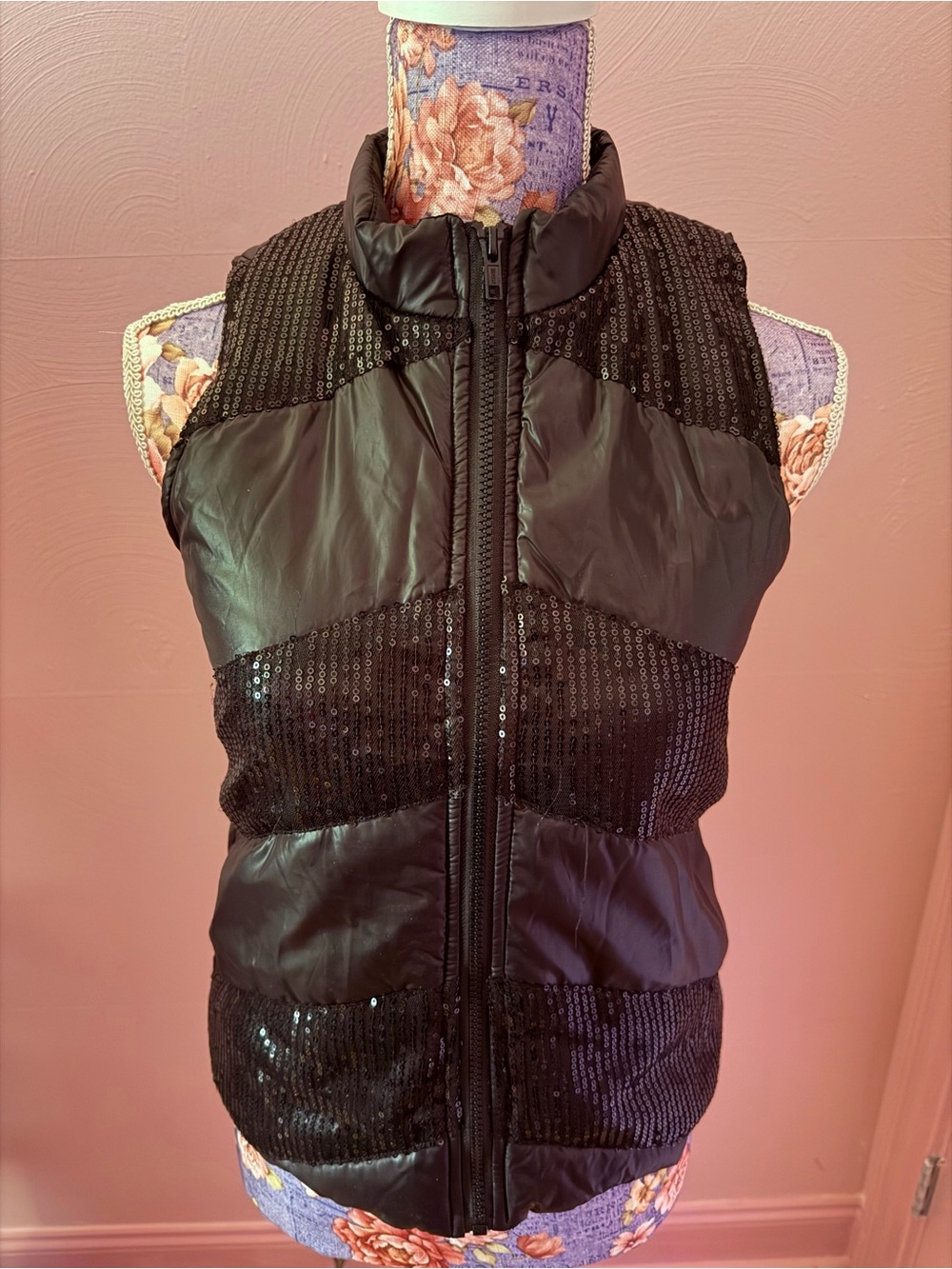 Faded Glory Women’s Black Sequin Embellished Puffer Vest Full Zip - Size L